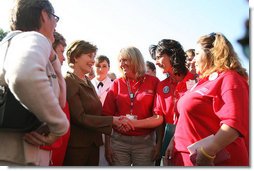 Mrs. Laura Bush meets with several women from military support organizations Tuesday, Sept. 18, 2007, on the South Lawn. White House photo by Shealah Craighead