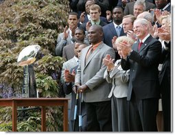 New York Giants Co-Captain Army Lt. Col. Greg Gadson, center, is applauded as he is recognized by President George W. Bush Wednesday, April 30, 2008 at the White House, during an event celebrating the Giant's Super Bowl XLII victory. White House photo by Chris Greenberg