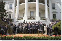 President George W. Bush and Vice President Dick Cheney pose for a photo with the Super Bowl XLII Champion New York Giants, Wednesday, April 30, 2008, on the South Lawn of the White House. White House photo by David Bohrer