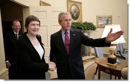 President George W. Bush welcomes Prime Minister Helen Clark of New Zealand to the Oval Office Wednesday, March 21, 2007. White House photo by Eric Draper