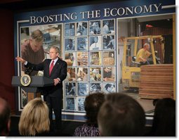 President Bush Discusses Economy in Kansas City